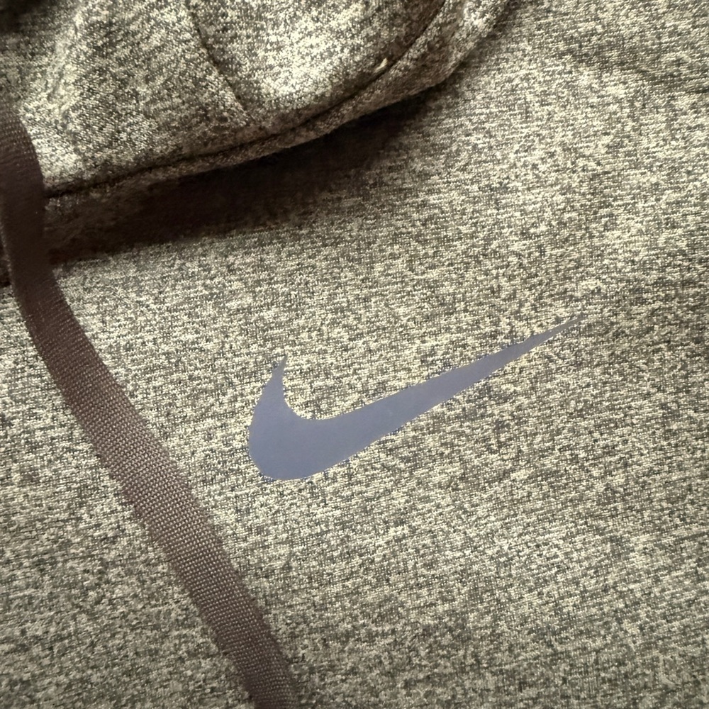 Like new. Mens XL Nike Dark Green and Black Hoodie Therma-fit jacket - Picture 2 of 5